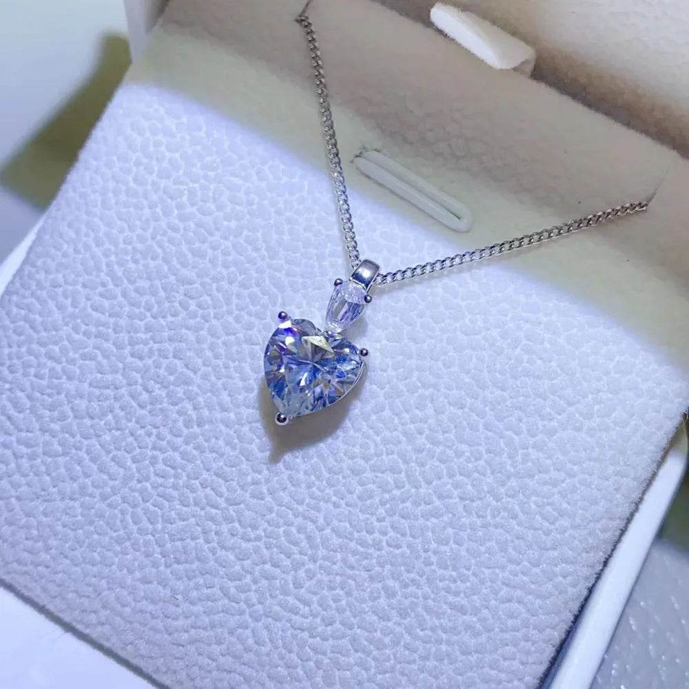 2 Carat Moissanite 925 Sterling Silver Heart Pendant Necklace - luxurift
