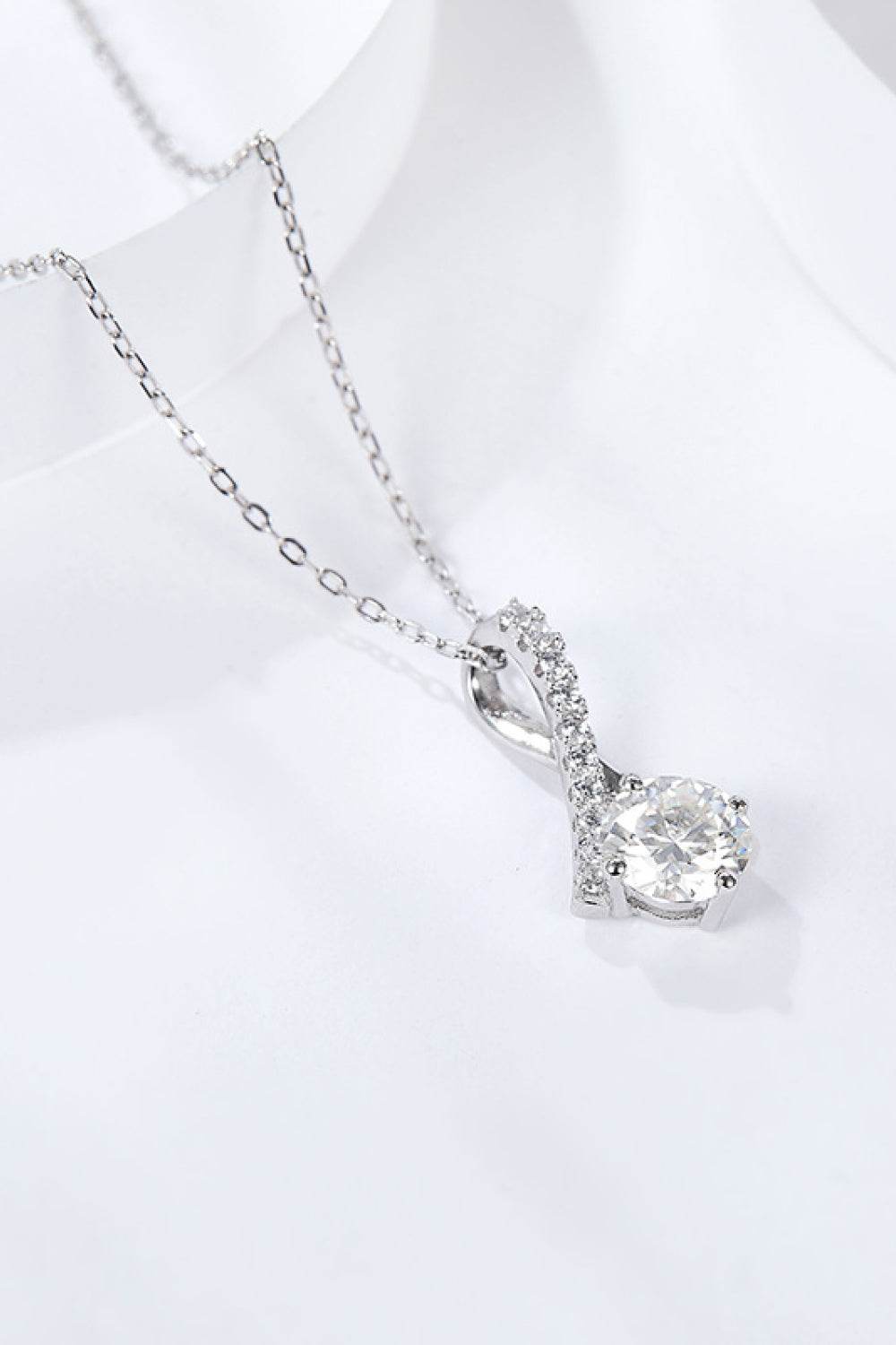 Special Occasion 1 Carat Moissanite Pendant Necklace - luxurift