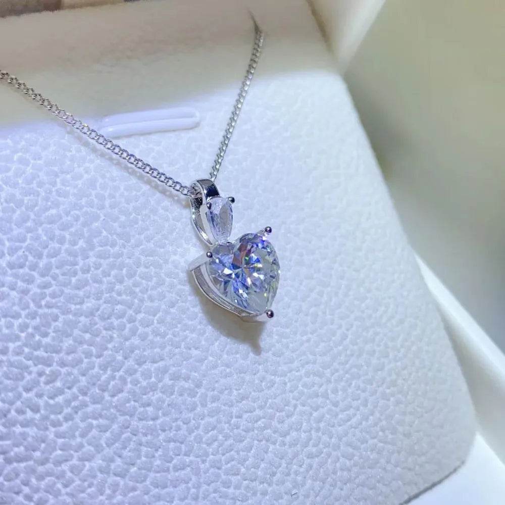 2 Carat Moissanite 925 Sterling Silver Heart Pendant Necklace - luxurift