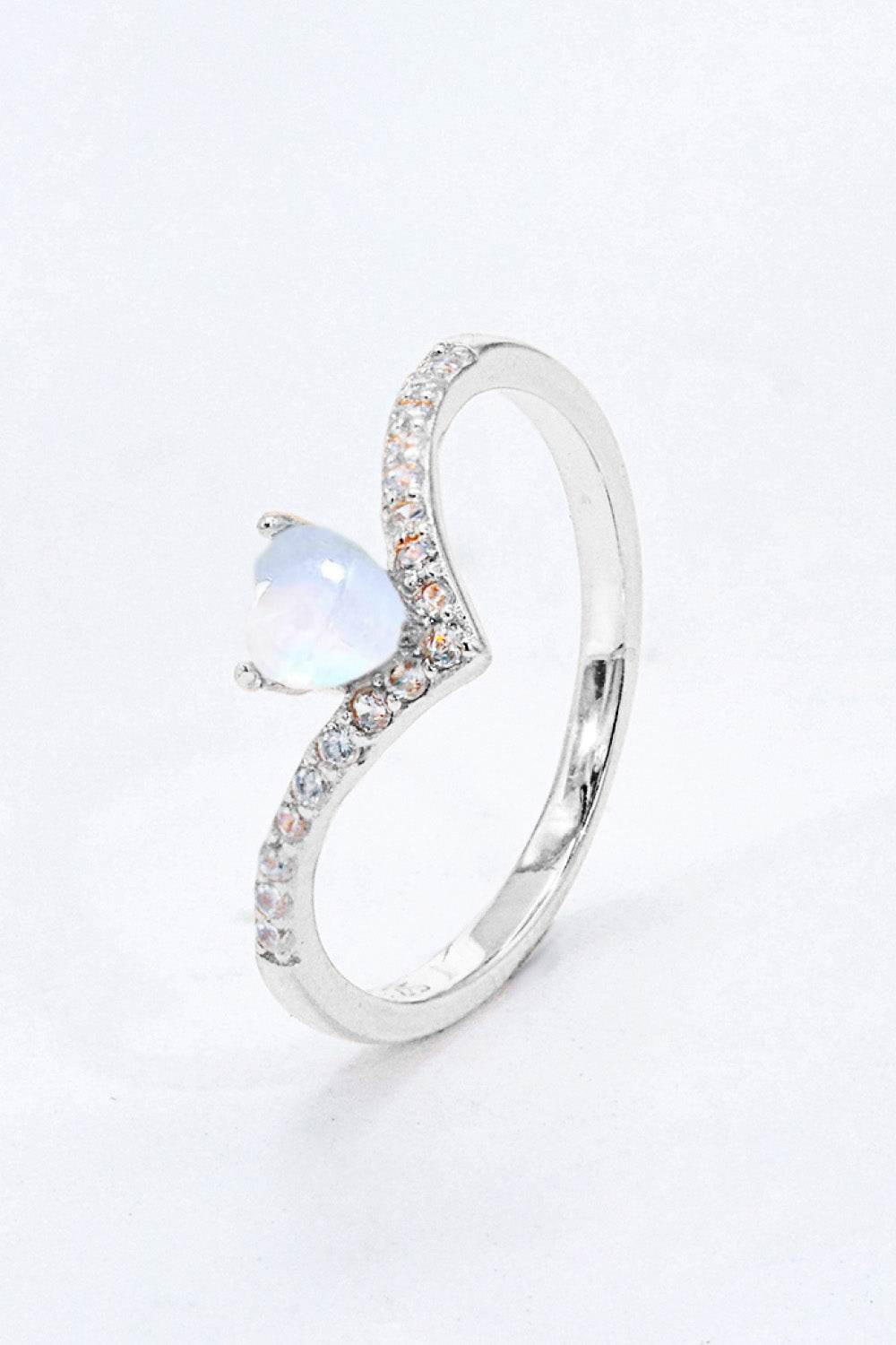 Moonstone Heart-Shaped Ring - luxurift