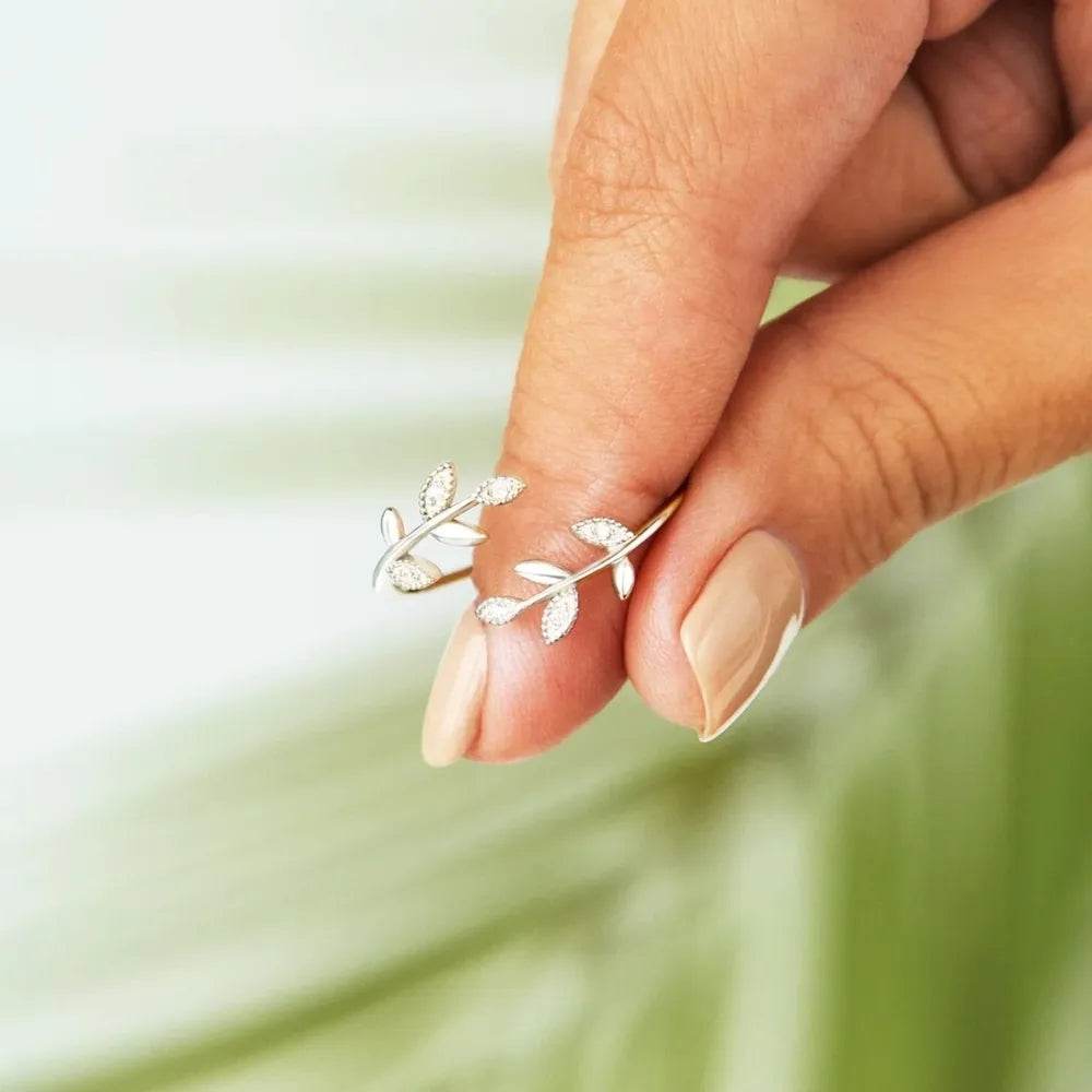 925 Sterling Silver Zircon Leaf Shape Ring - luxurift