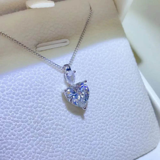 2 Carat Moissanite 925 Sterling Silver Heart Pendant Necklace - luxurift