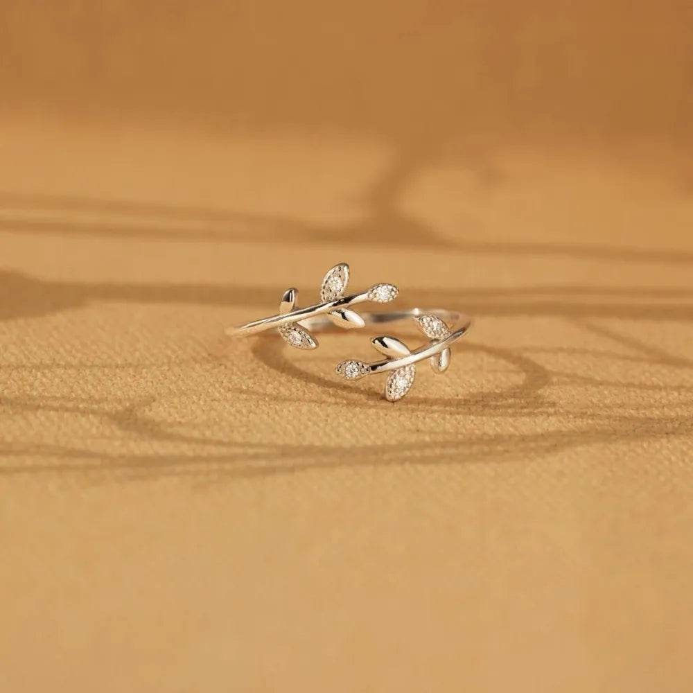 925 Sterling Silver Zircon Leaf Shape Ring - luxurift