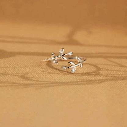 925 Sterling Silver Zircon Leaf Shape Ring - luxurift