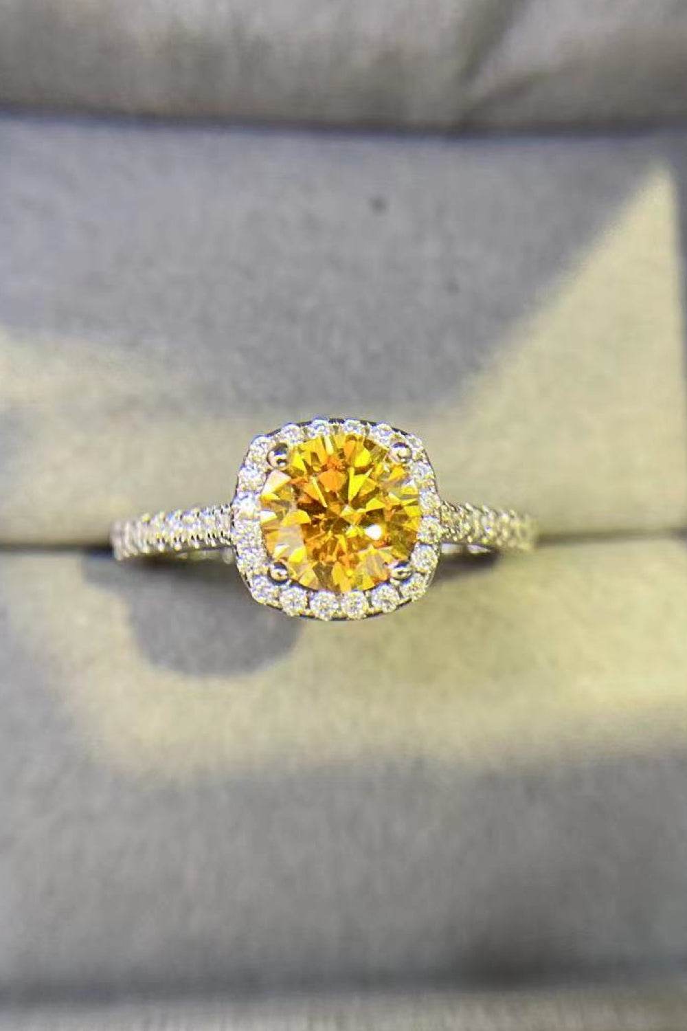 Feel Your Love 3 Carat Moissanite Ring - luxurift