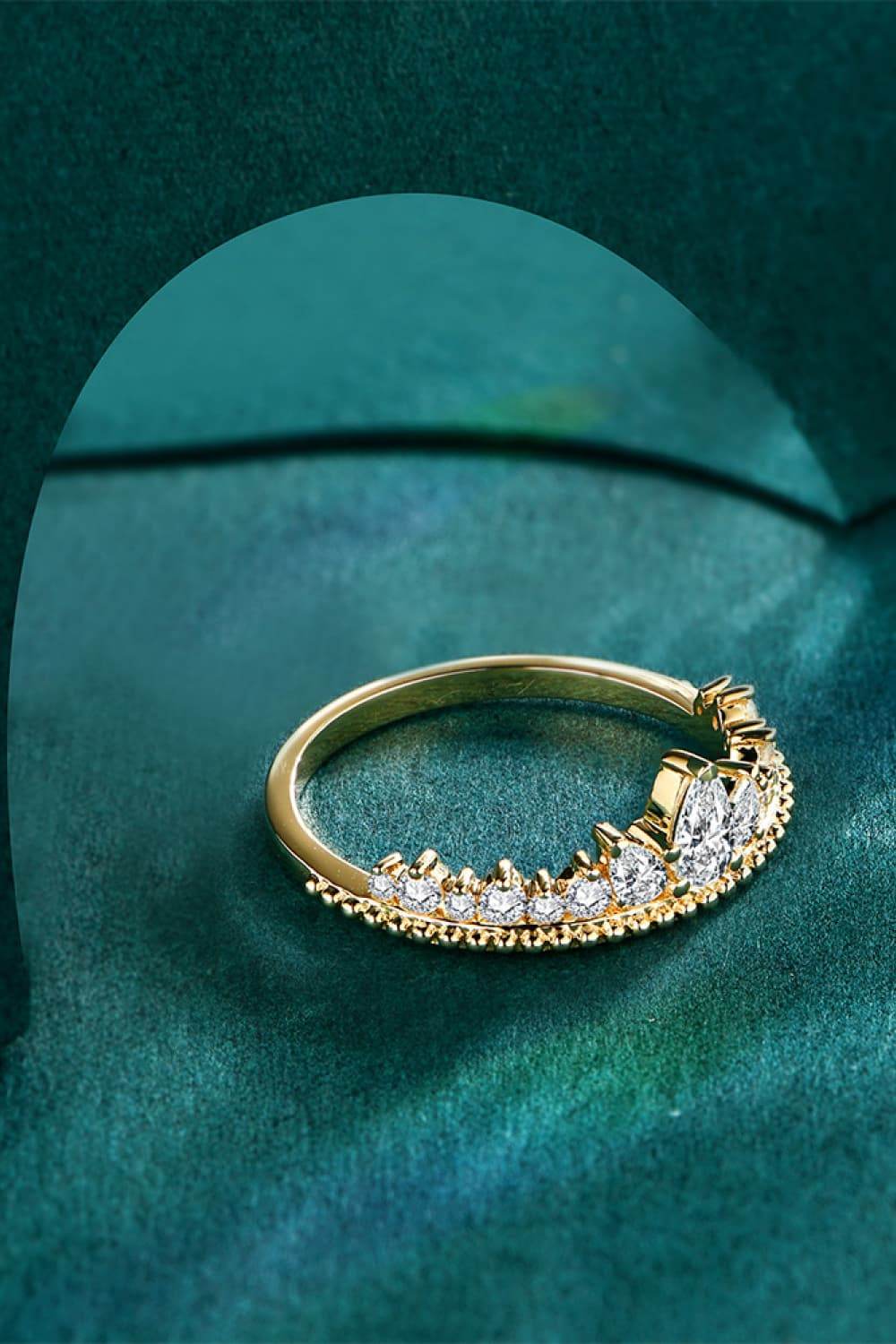 Crown Shape Moissanite Ring - luxurift