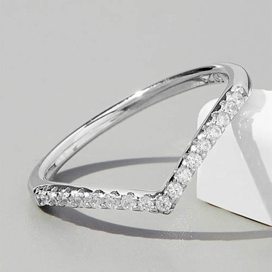 V Shape Inlaid Zircon 925 Sterling Silver Ring - luxurift