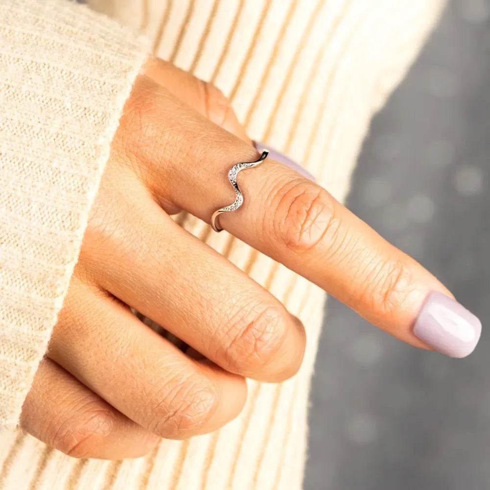 925 Sterling Silver Inlaid Zircon Wave Shape Ring - luxurift