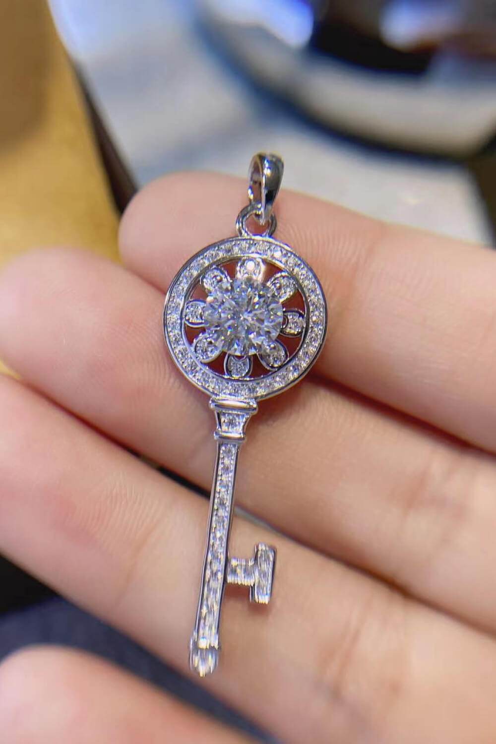 1 Carat Moissanite Platinum-Plated Key Pendant Necklace - luxurift