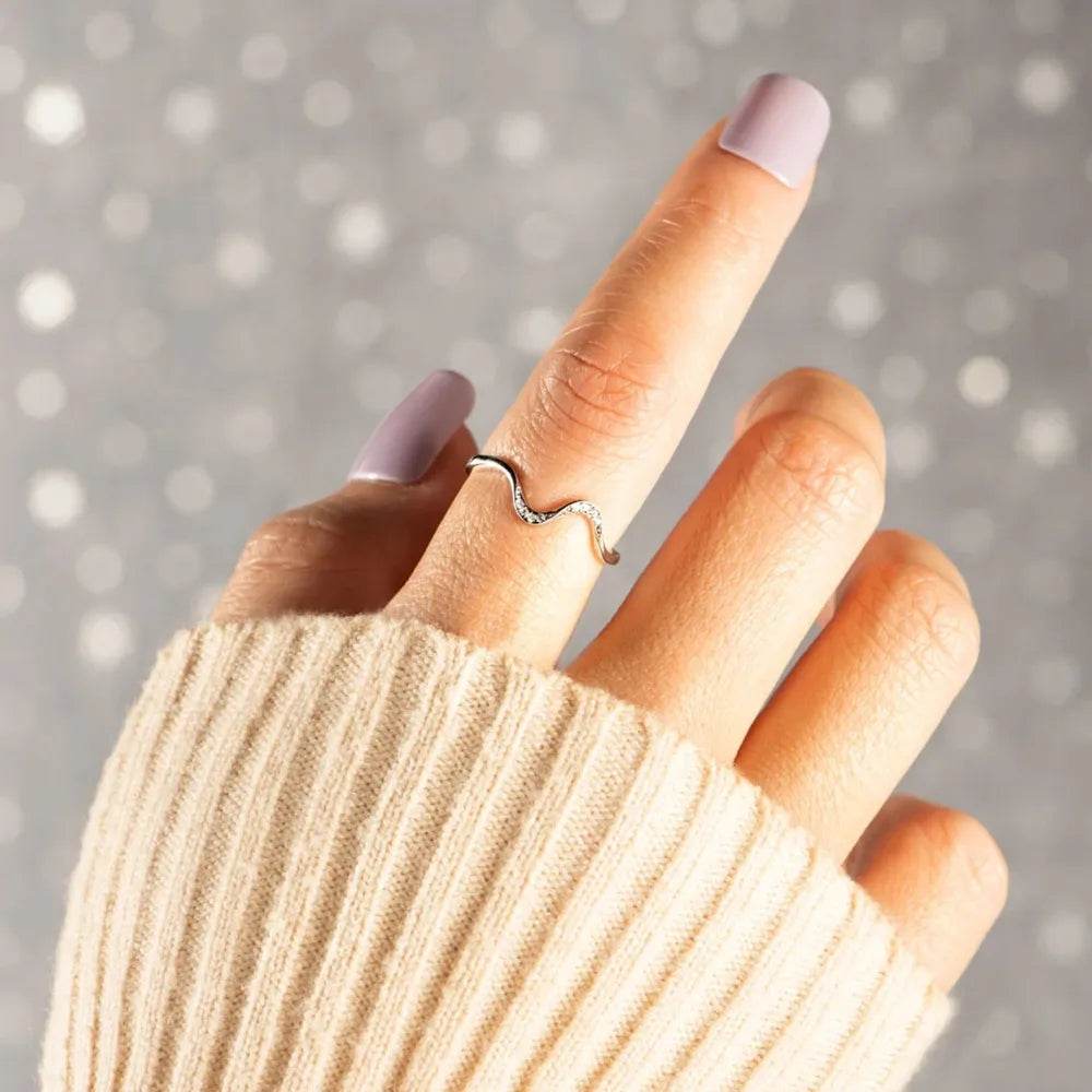 925 Sterling Silver Inlaid Zircon Wave Shape Ring - luxurift