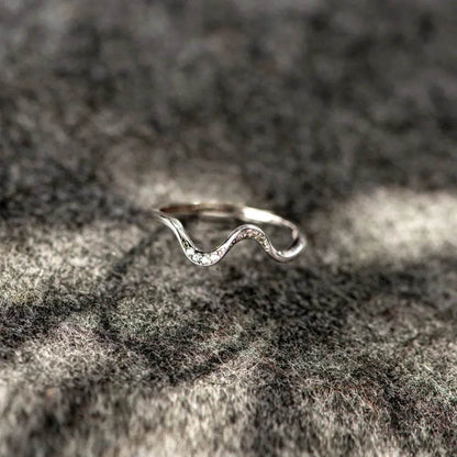 925 Sterling Silver Inlaid Zircon Wave Shape Ring - luxurift