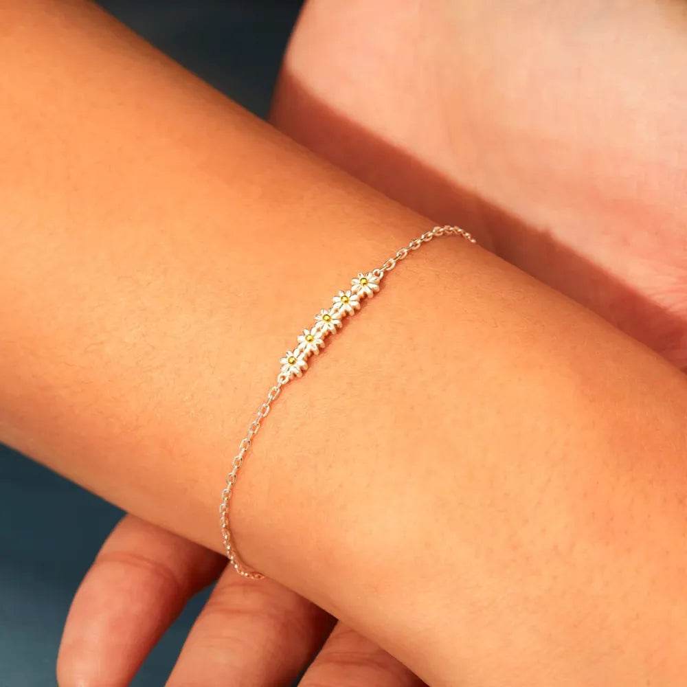 Daisy Shape Spring Ring Closure Bracelet - luxurift