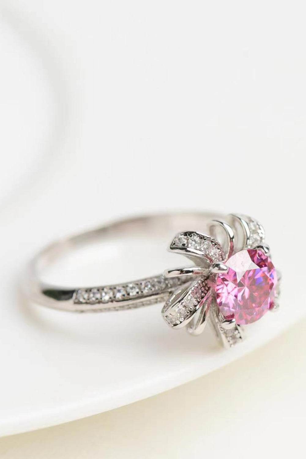 1 Carat Moissanite Flower-Shaped Ring - luxurift