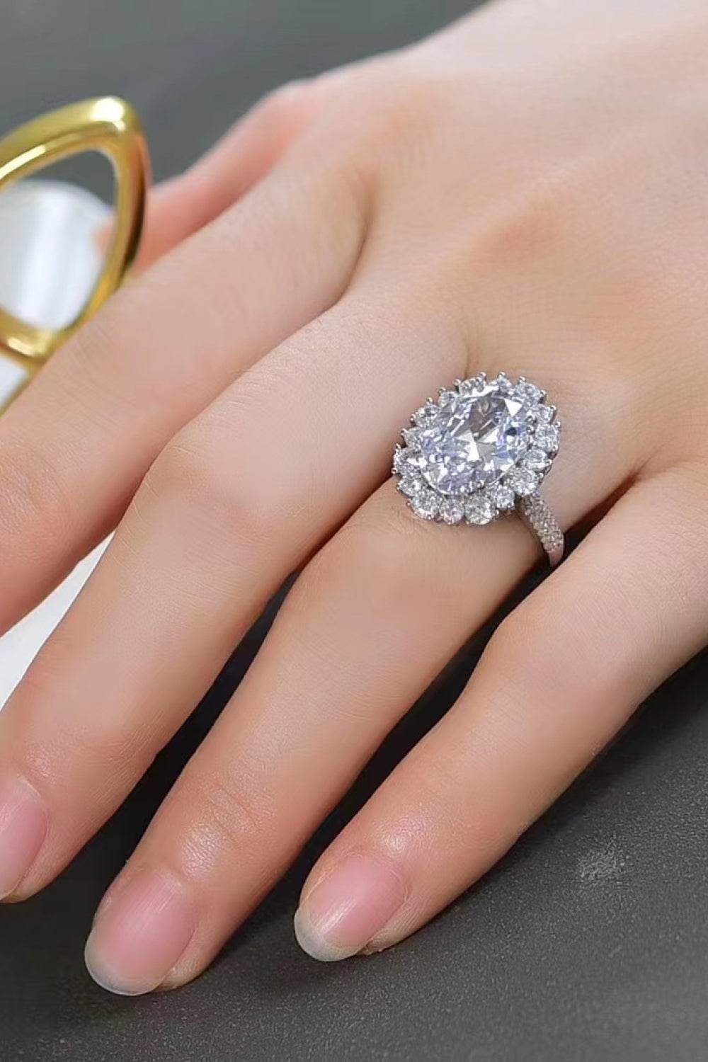 8 Carat Oval Moissanite Ring - luxurift